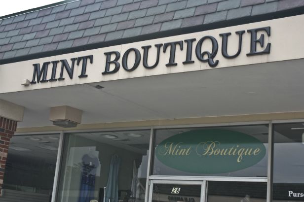 Mint Boutique Arlington Heights.  Dimensional letters combined with window graphics make for an attractive store front. 